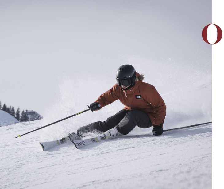 Rifugio Molignon Alpe di Siusi | Magia della neve in Alto Adige: esperienze invernali sull'Alpe di Siusi con vista sulle Dolomiti La foto mostra una sciatrice.